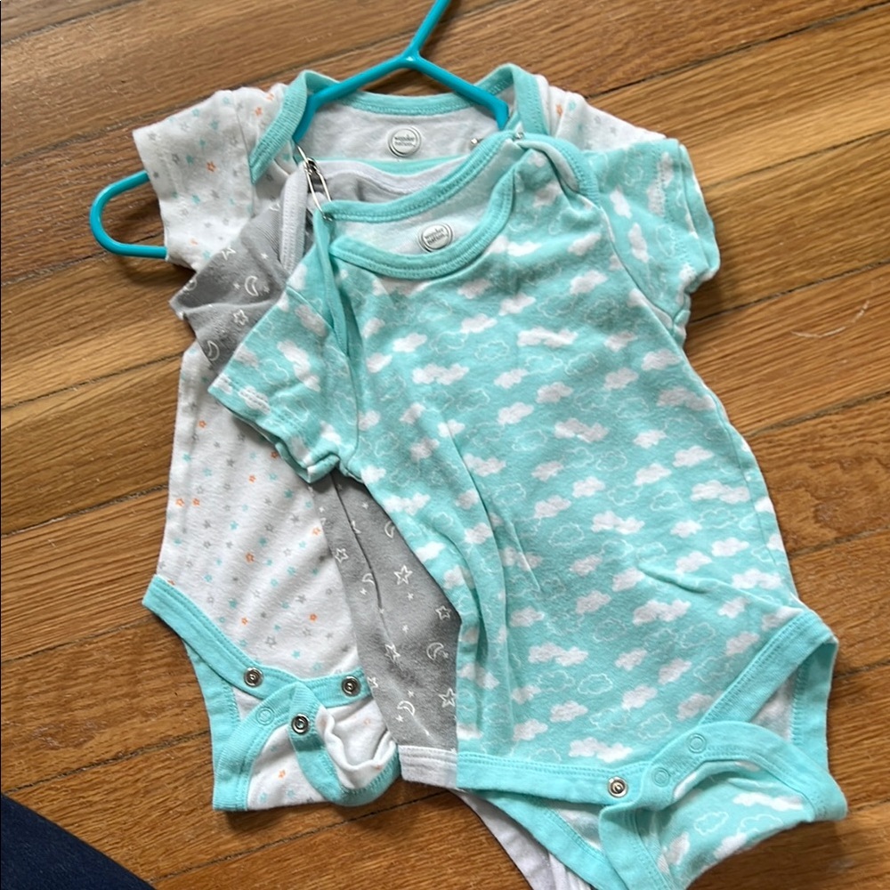 Like new Wonder Nation 3 pack t-shirt onesies, size 3-6M